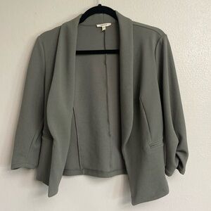 ¾ length sleeve blazer. Size medium
